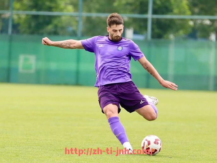 金年会体育-德甲“神经刀”球队:高低起伏的竞技表现 金年会体育-德甲“神经刀”球队:高低起伏的竞技表现