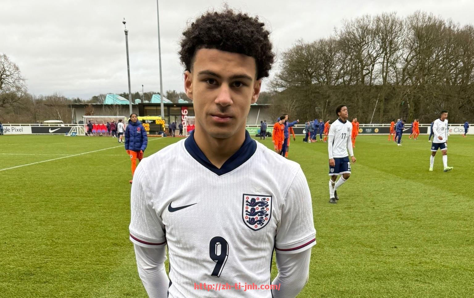 金年会体育-法甲比赛走向预测：2025赛季谁能笑到最后？